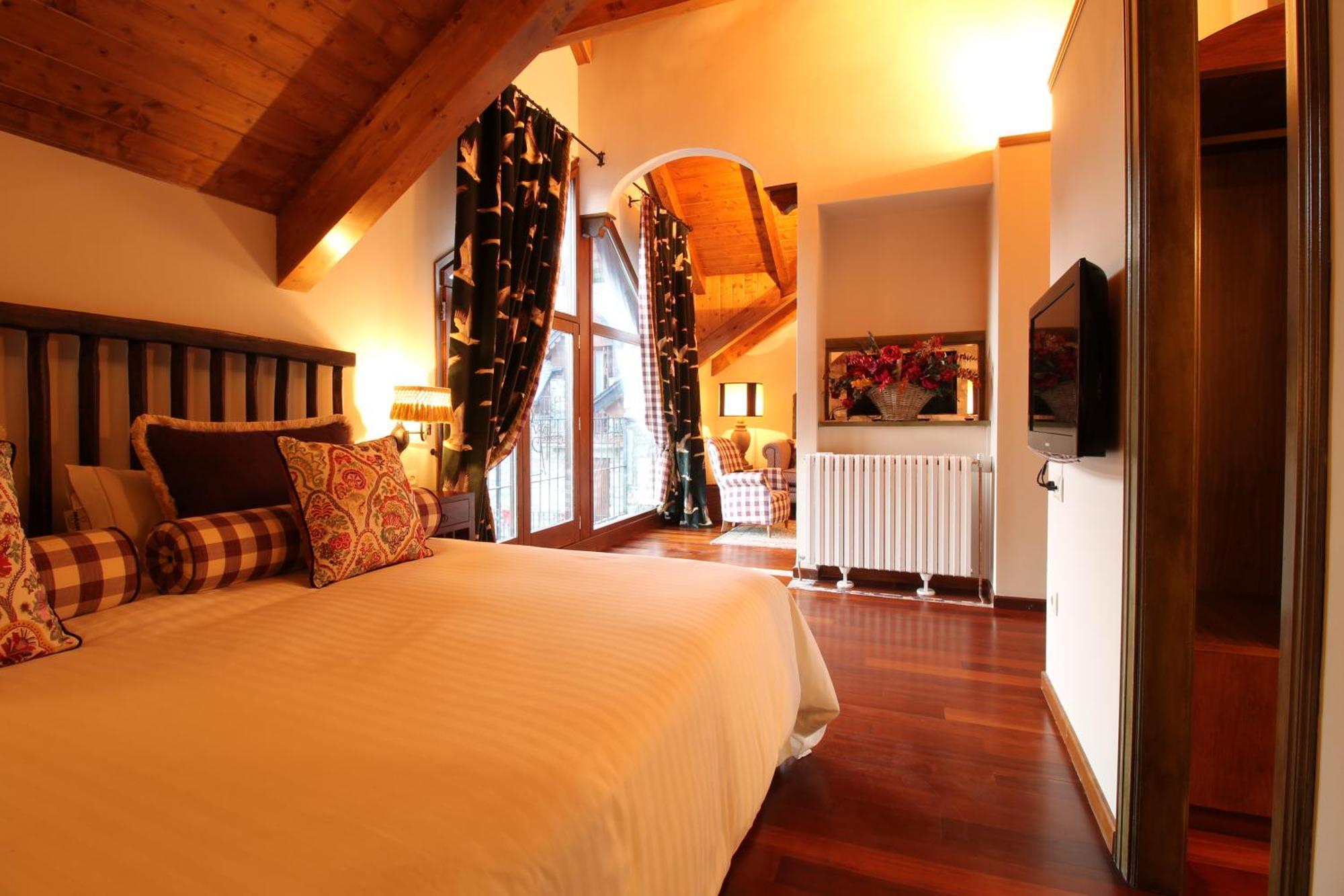 Hotel Abadia Del Pirineo Tramacastilla de Tena Zewnętrze zdjęcie